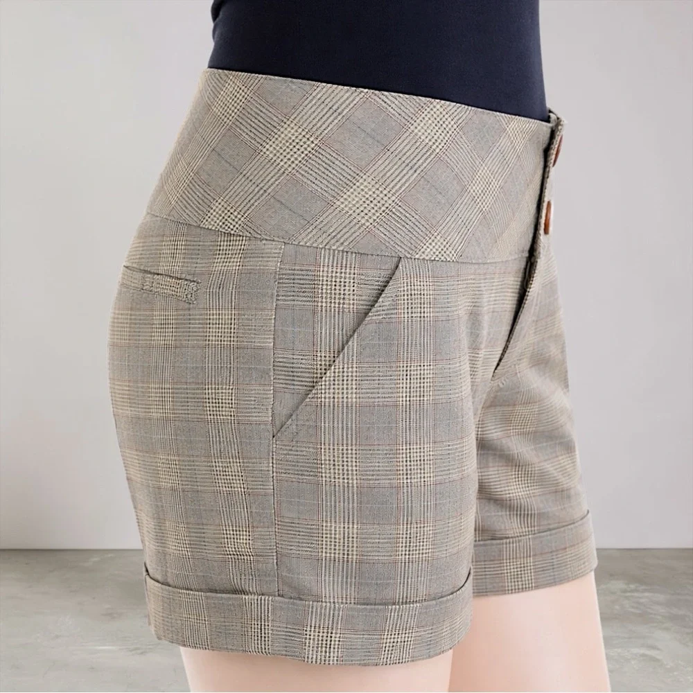 New Celebrity Pink Plaid High-Waist Cuffed Women's Shorts - Beige Plaid